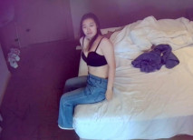 流出酒店偷拍 白領情侶開房過夜 白皙美女幫男友打飛機被其射在胸上