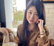 清純台灣嫩妹[李梓晴] 顏值很高的白嫩女神 背著男友和攝影師偷情 這做愛自拍都快趕上av了