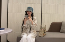 約了個兼職漂亮妹子 配合度不是很好 幹一半把她趕走