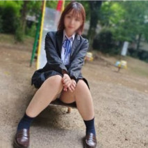 小隻馬 G罩杯的巨乳制服。 畢業後為了離開老家的P活中出