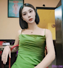 高顏值TS代一沫20CM兩拳出頭的大雞雞，抽插的根本受不了  被肏到尿失禁 每次都頂到菊花心  被到到雙腿發抖，受不了啦哥哥 射給我！